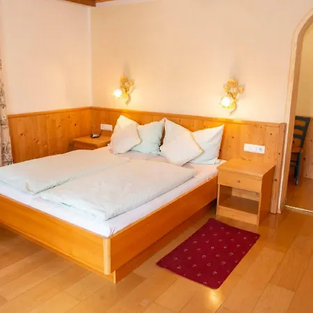 Starchenthof.1 *